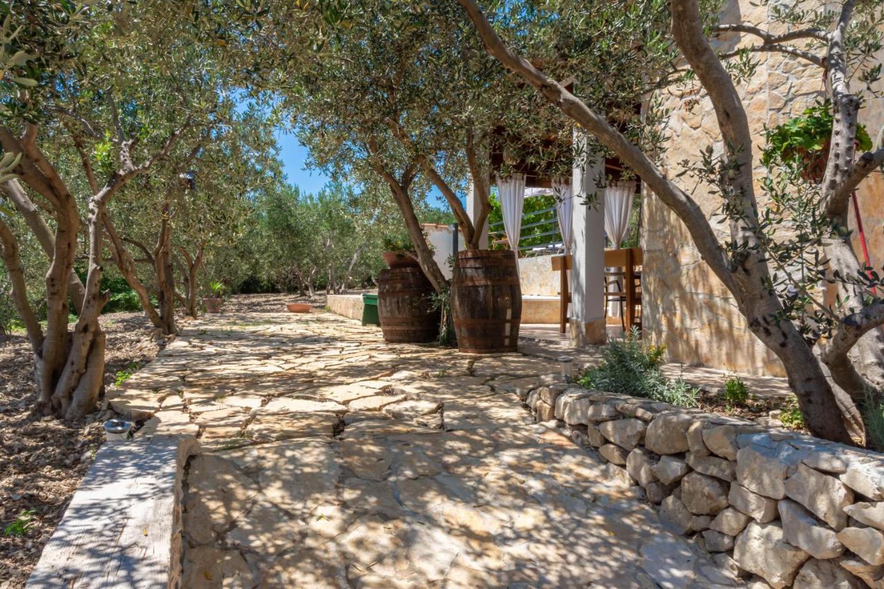 Plum Holiday Home Kastel Stari Exterior photo