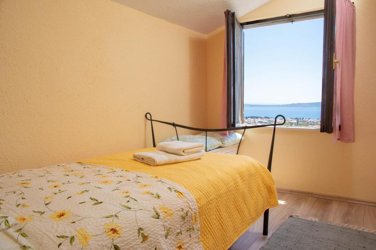 Plum Holiday Home Kastel Stari Exterior photo