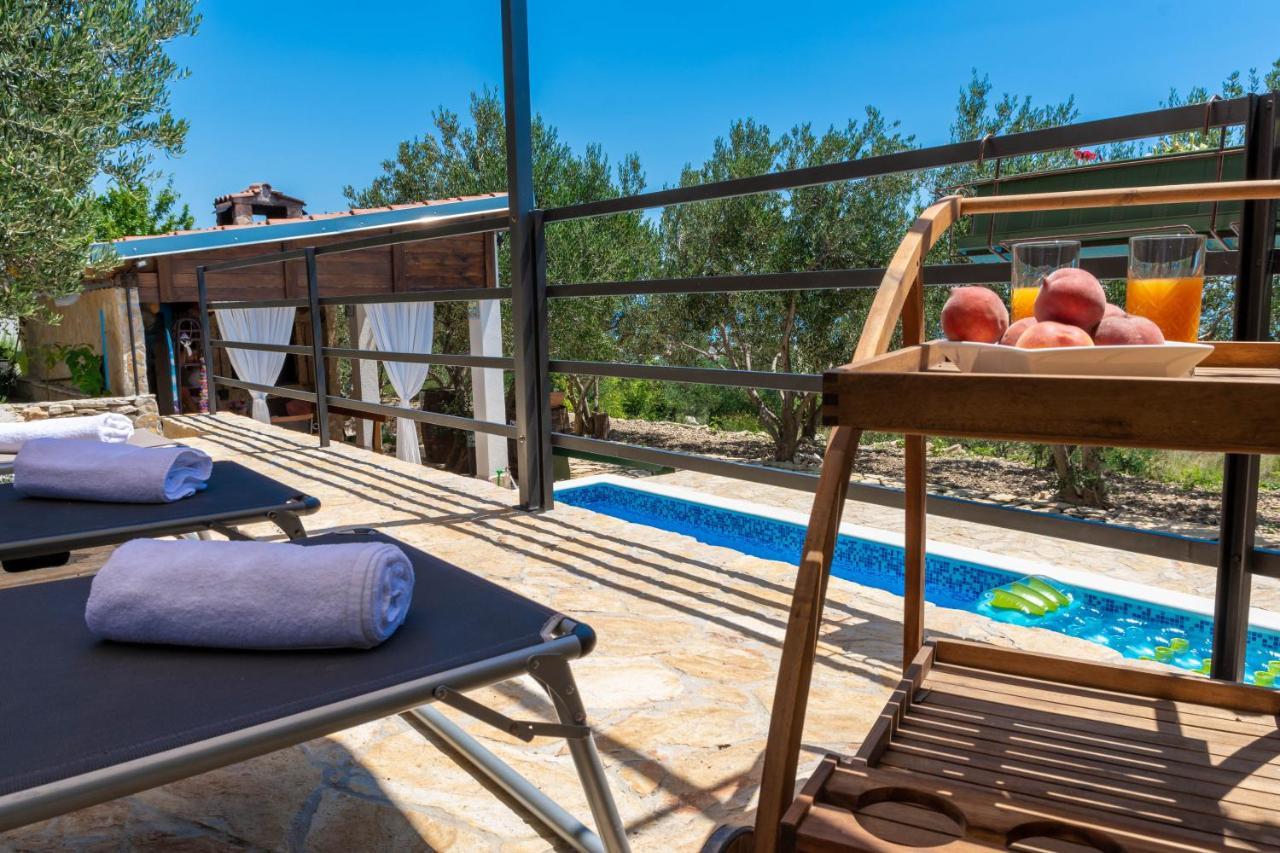 Plum Holiday Home Kastel Stari Exterior photo