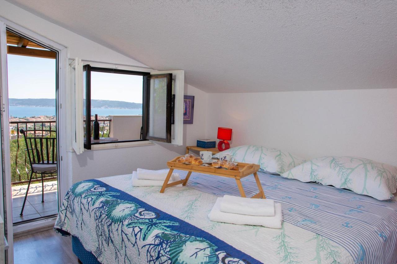 Plum Holiday Home Kastel Stari Exterior photo