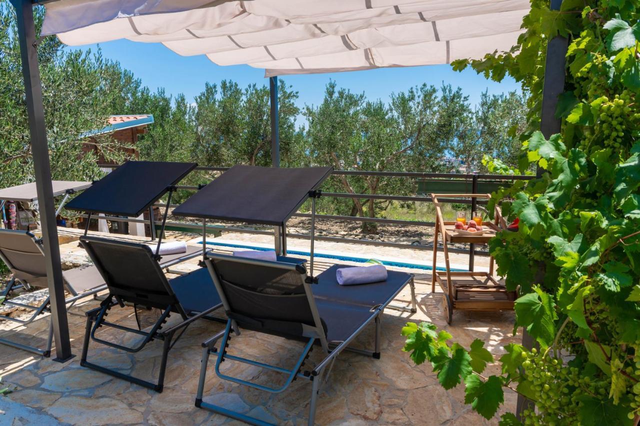 Plum Holiday Home Kastel Stari Exterior photo